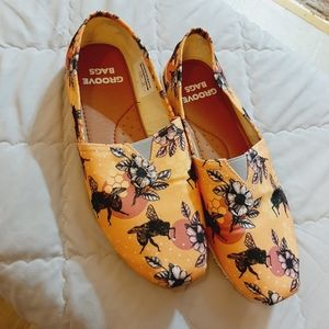 Groove Bags Slip-ons size 8.5